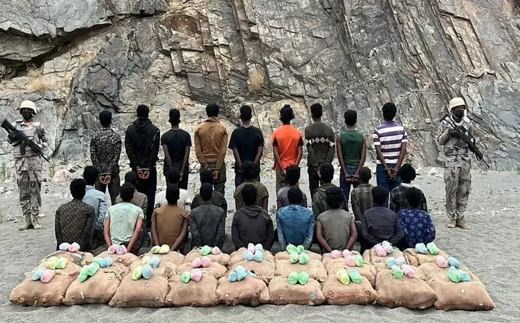 خلال يوم.. سقوط 36 مروجًا ومهربًا للمخدرات في 4 مناطق