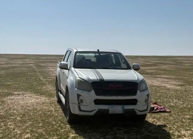 ضبط مواطن دخل فياض محمية ملكية بسيارته