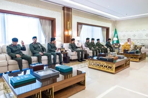 نائب أمير الشرقية يستقبل مدير عام السجون بالمملكة