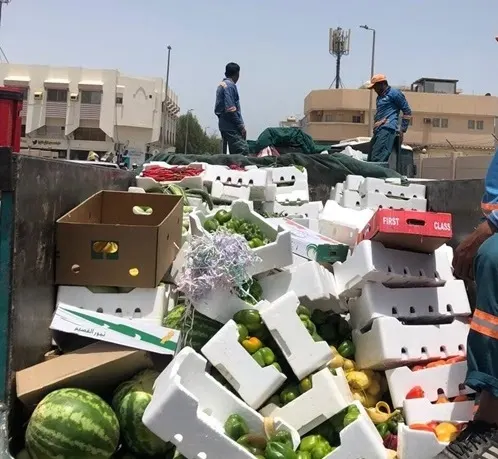 الدمام.. ضبط 15 طن بضائع متروكة في صناعية دلة والحراج وجامع المؤسس