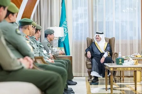 أمير الشرقية يطلع على خدمات الجوازات في المنطقة