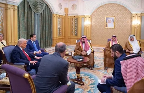 لقاء ثلاثي يجمع ولي العهد وترمب والشرع بمشاركة أردوغان هاتفيًا