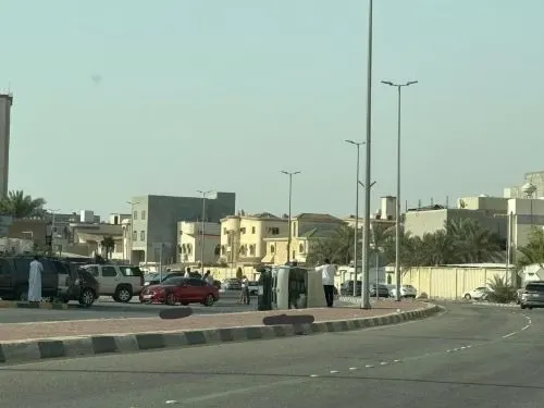 صفوى.. انقلاب سيارة توصيل في شارع بلال بن رباح