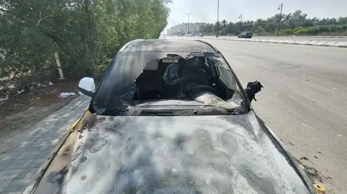 نجاة سائق من حريق سيارة في طريق أحد
