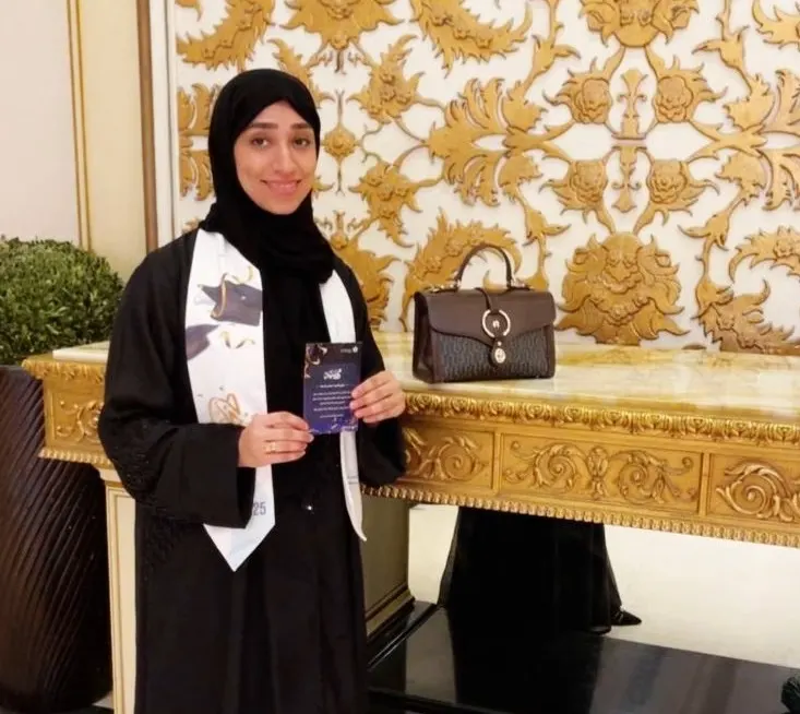 سارة البحارنة تحتفل بتخرجها من برنامج “مدرب صحي”