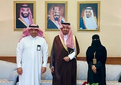 استقبلها المحافظ.. بشرى السويكت أول امرأة تقود جهازاً حكومياً في القطيف