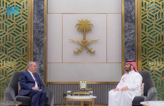 ولي العهد ونائب الرئيس الفلسطيني يبحثان تطورات الأوضاع