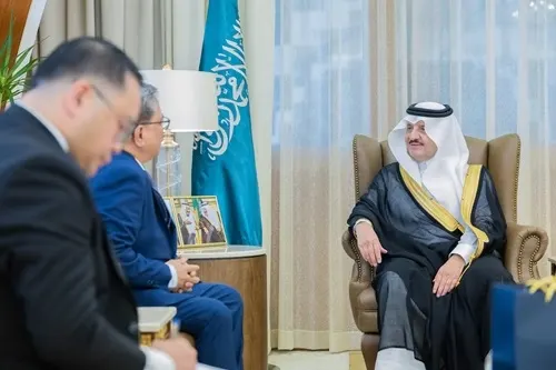 أمير الشرقية يستقبل سفير الفلبين