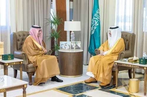 أمير الشرقية يطلع على أعمال “الزكاة” في منافذ المنطقة