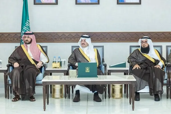 أمير الشرقية يكرم داعمي برامج جمعية البر