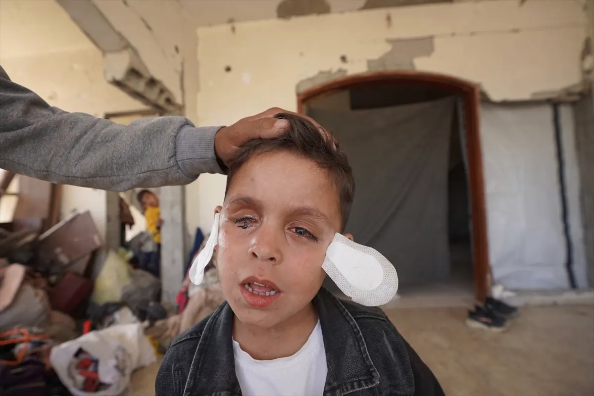 فقد عينيه في الحرب.. وصول الطفل الفلسطيني محمد حجازي إلى الرياض