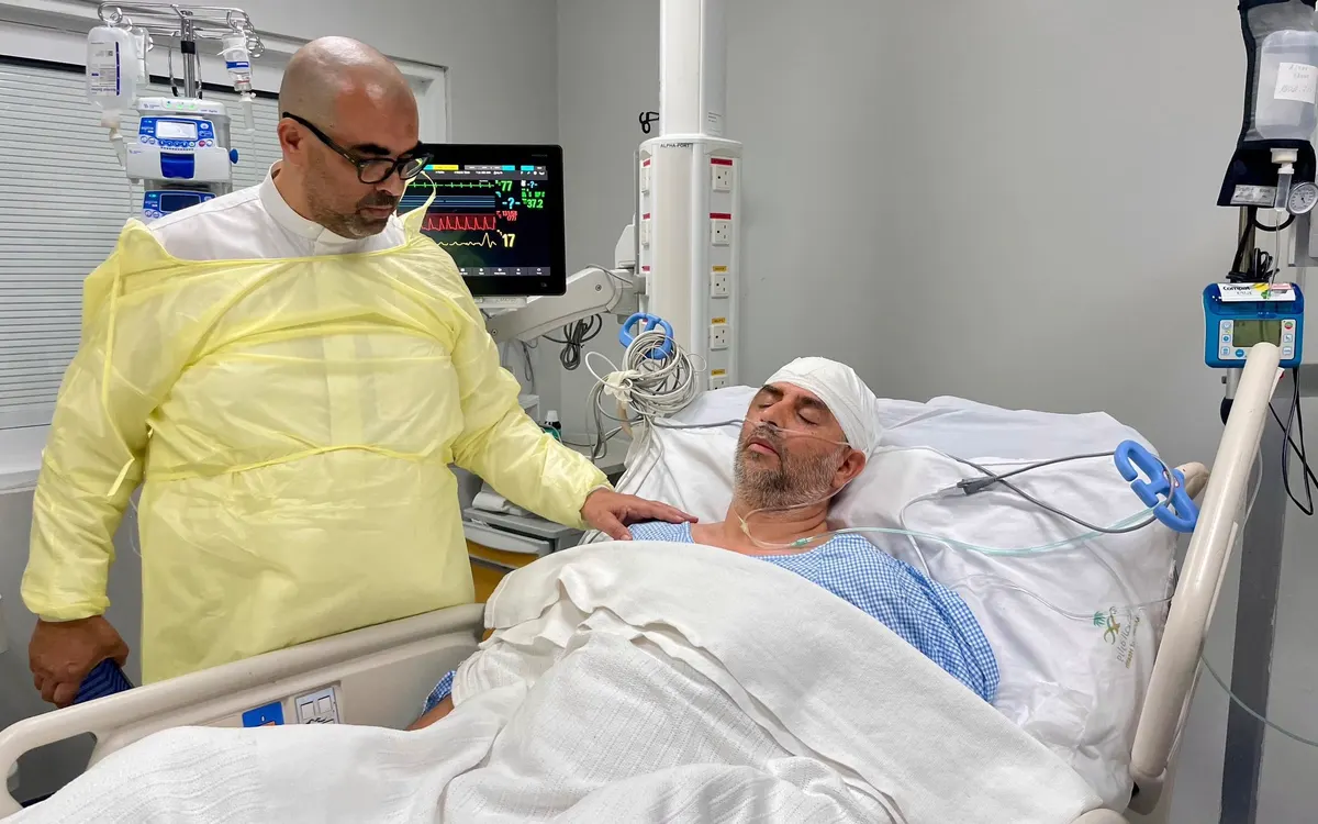 مكة.. جراحة دقيقة تنقذ حاج جزائري من نزيف دماغي حاد