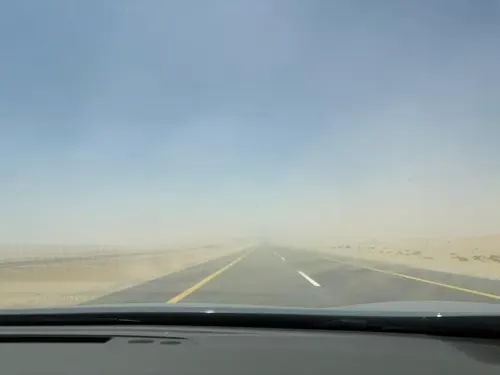 يوم غباري في الساحل الشرقي