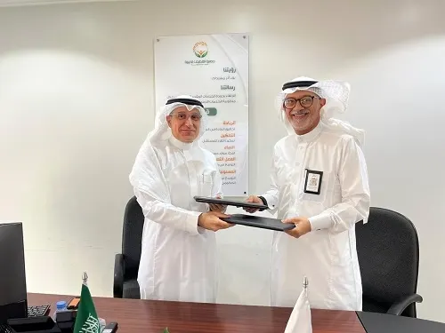 شراكة مجتمعية بين “الأمل” و خيرية القطيف لدعم مرضى السرطان