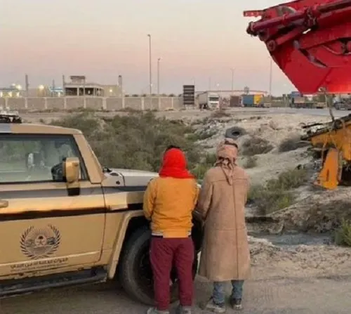 الشرقية.. ضبط هندي ويمني لوثا التربة بالخرسانة