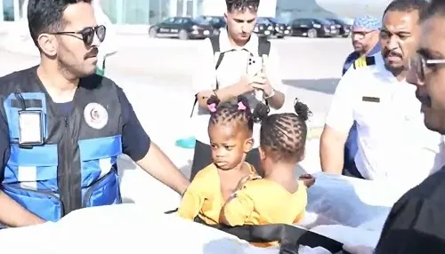 بعد رحلة 16 ساعة.. وصول السيامي “أزاريا” و “أزورا” إلى الرياض