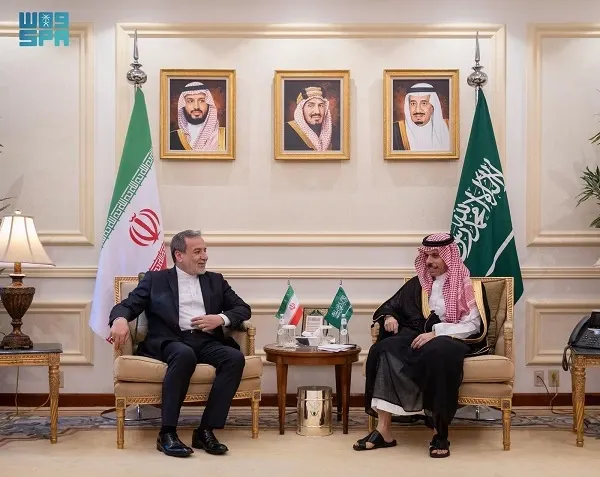 وزير الخارجية يبحث مع نظيره الإيراني تطورات المنطقة