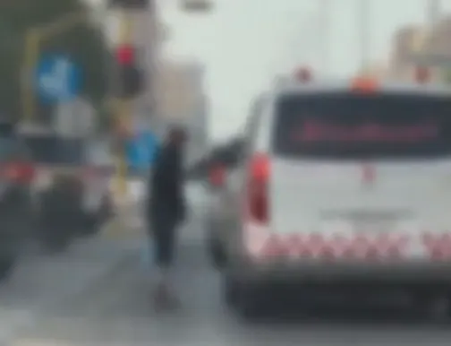 في الشرقية.. التسول ببيع المياه عند إشارات المرور