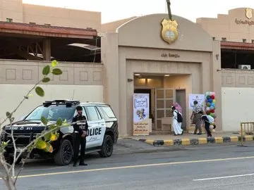 جهود رجال الأمن توفر بيئة آمنة للطلاب