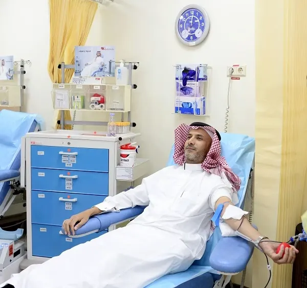 “جامعي الخبر”: 8 آلاف متبرع بالدم سنوياً وأكثر من 18 ألف وحدة