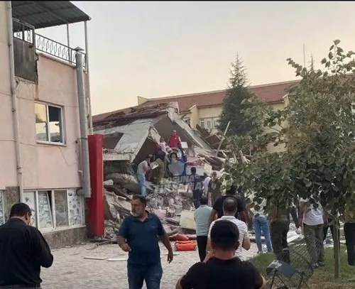 زلزال بقوة 6.19 يضرب تركيا ويتسبب في انهيار 10 مبان