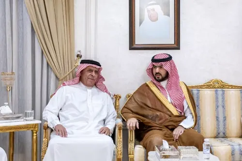 نائب أمير الشرقية يعزي الشيخ عبدالرحمن الدوسري في شقيقه