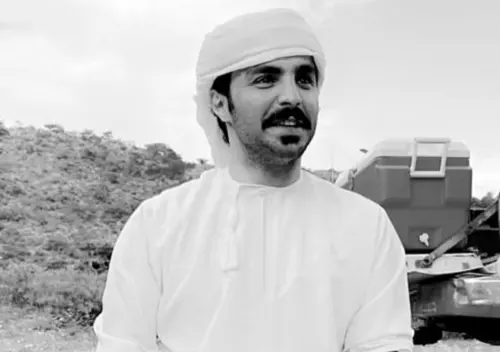 وفاة الشاعر سعود القحطاني بعد سقوطه من مرتفع في سلطنة عمان