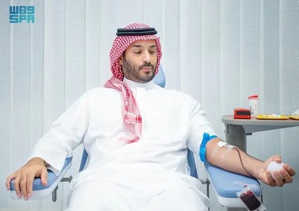 بدأ بنفسه.. ولي العهد يُطلق الحملة الوطنية السنوية للتبرع بالدم