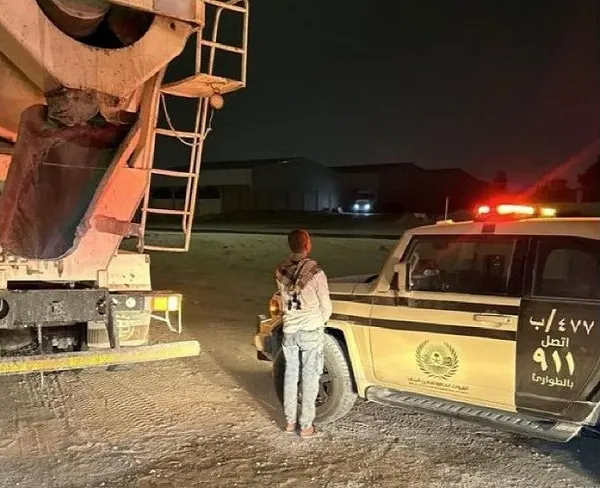 الشرقية.. ضبط مقيم لوث التربة بالخرسانة