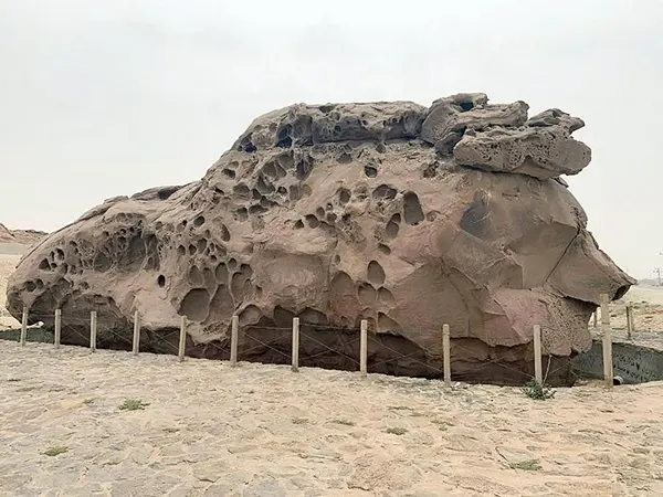 نزع ملكية “صخرة عنترة” و “أم القرون”