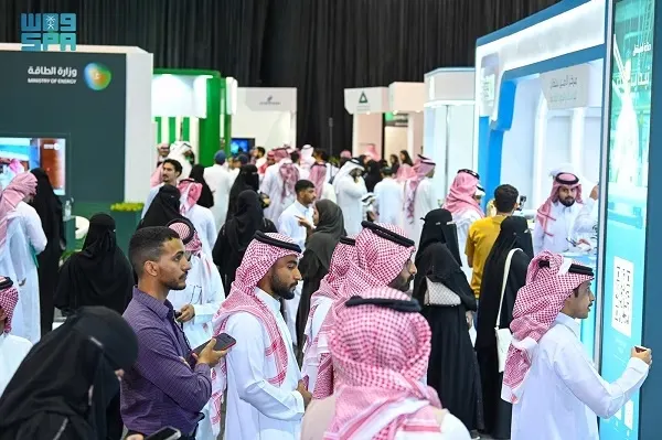 معرض توظيف جامعة الملك فهد.. 11 ألف زائر في 3 أيام