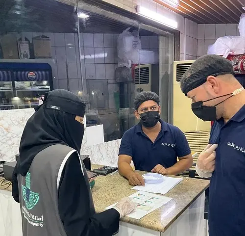 خلال 3 أشهر.. 17 ألف مخالفة في الأسواق التجارية بحاضرة الدمام