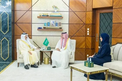 أمير الشرقية يستقبل مديرة التعليم الجديدة والمدير السابق