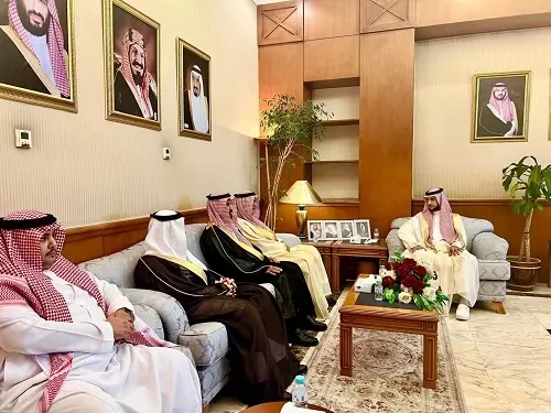 السيف يطلع على برامج مجلس أعمال القطيف