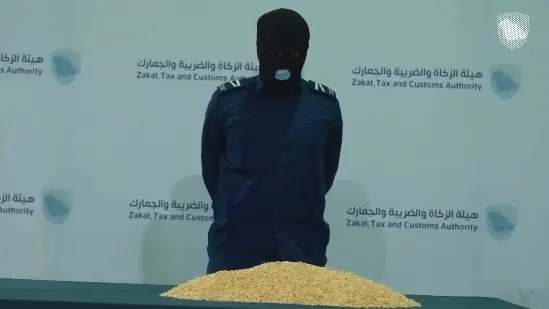 منفذ الحديثة.. 47 ألف حبة كبتاجون مخبأة في شاحنة