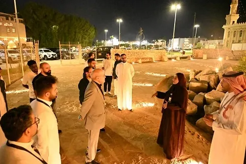 ضيوف ملتقى النقد السينمائي في متحف الخط وقلعة تاروت