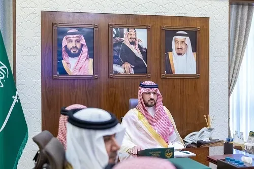 نائب أمير الشرقية يطلع على برامج جمعية “طويق”