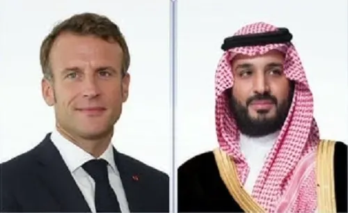 ولي العهد يتلقى اتصالاً من ماكرون حول مستجدات المنطقة