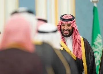 ولي العهد يستقبل الأمراء والعلماء والمواطنين في قصر اليمامة