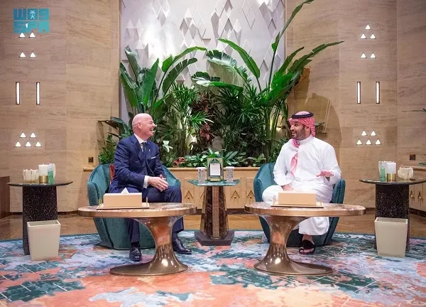 ولي العهد يلتقي رئيس الفيفا