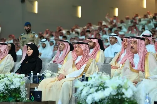 الوزير البنيان يحتفي بالمعلمين والمعلمات في يومهم العالمي