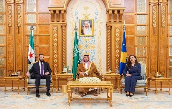 ولي العهد التقى رؤساء ومسؤولي 5 دول