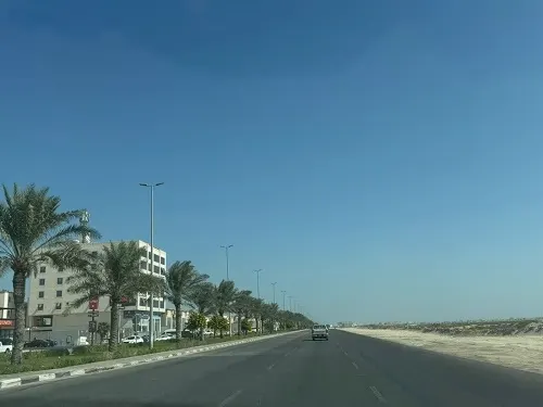 رغم التوقعات بأجواء مغبرة.. سماء القطيف صافية