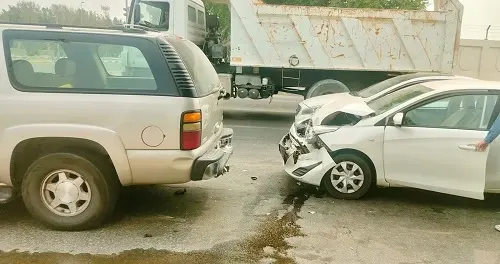 القطيف.. تصادم يارس و سوبربان عند إشارة الشويكة