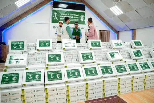 “سلمان للإغاثة” يواصل توزيع مساعدات التمور في حضرموت