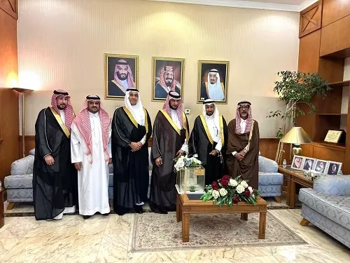 السيف يطلع على مبادرات جمعيتي حزم أم الساهك وتاروت