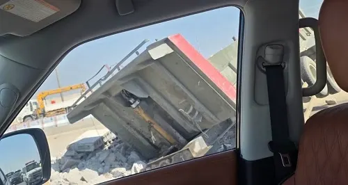 انقلاب شاحنة على طريق الظهران – الجبيل