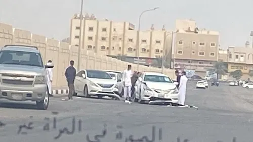 صفوى.. تصادم سيارتين في شارع البيروني
