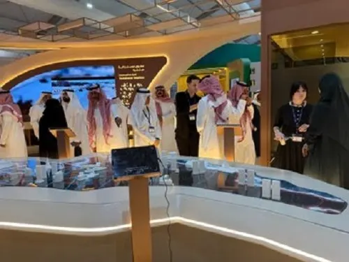 في “هافمًون”.. أول مجمّع للبضائع المخفضة عالمياً