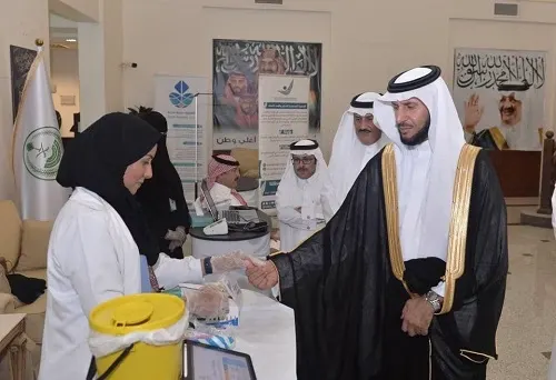 محافظ القطيف يطلق مبادرة “سكرك بأمان”